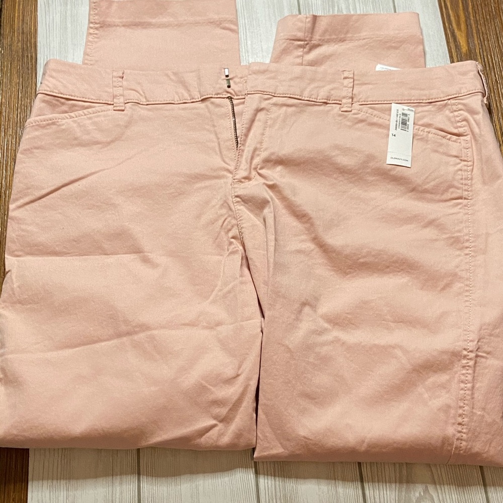 Old Navy Pixie Chino in Blushin’ Up (pink) NWT